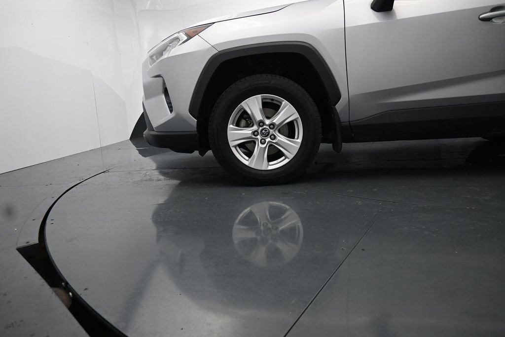 Used 2021 Toyota RAV4 XLE AWD/4WD image 15