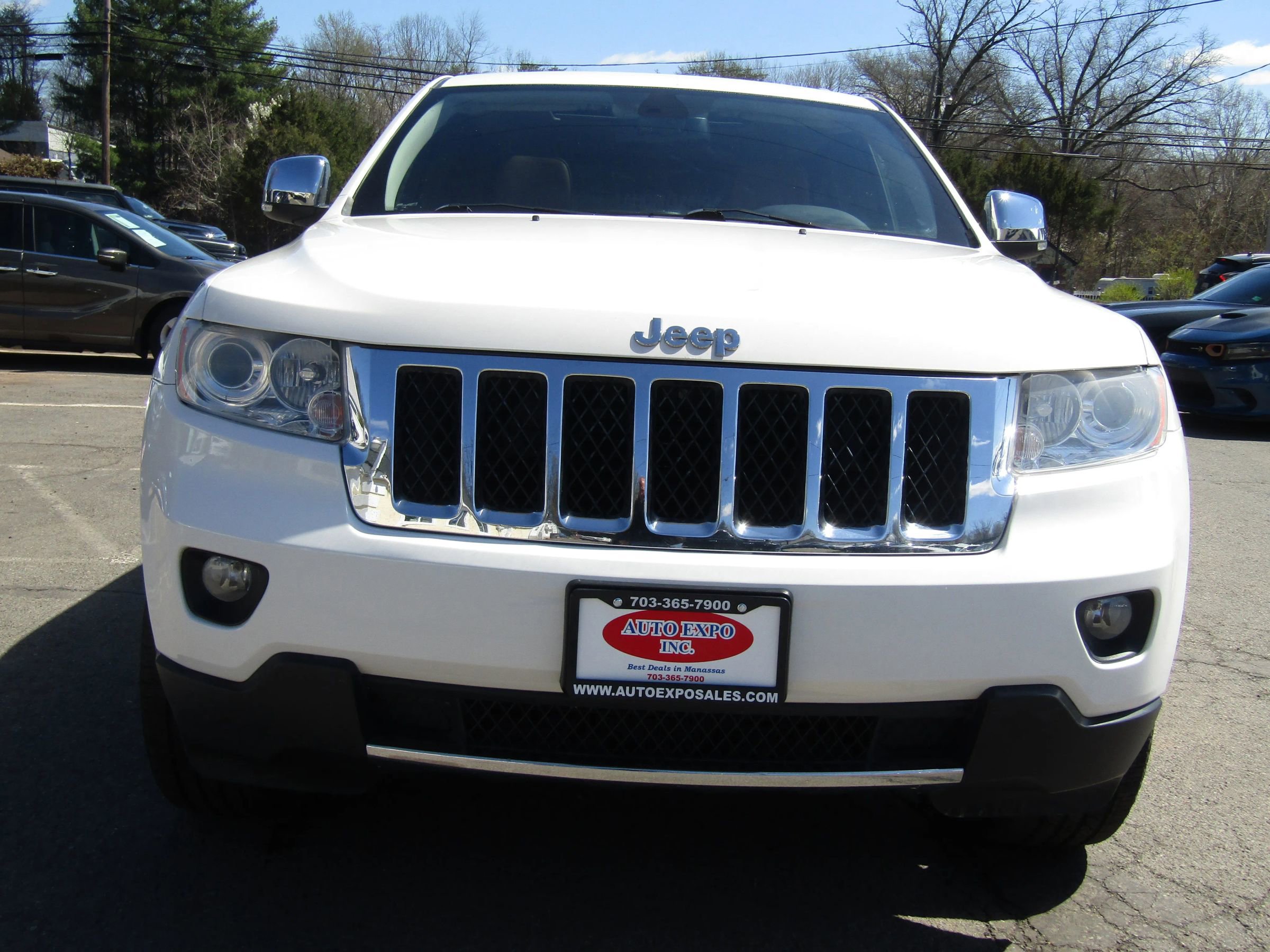 Used 2012 Jeep Grand Cherokee Overland image 2