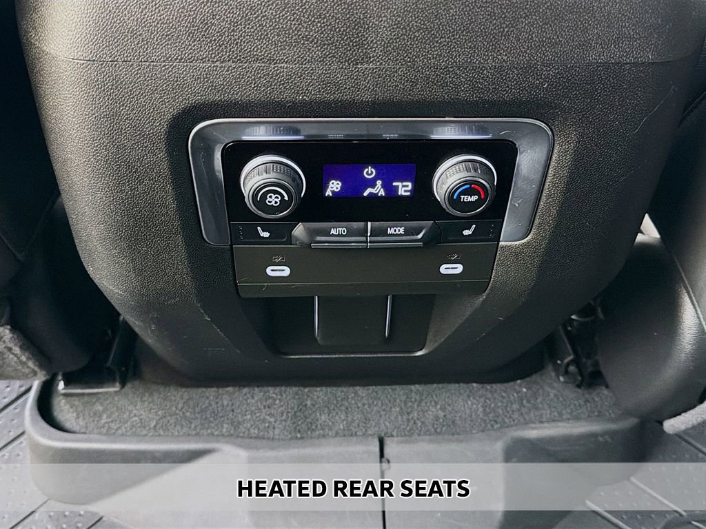 Used 2024 Chevrolet Suburban RST w/ Luxury Package image 9