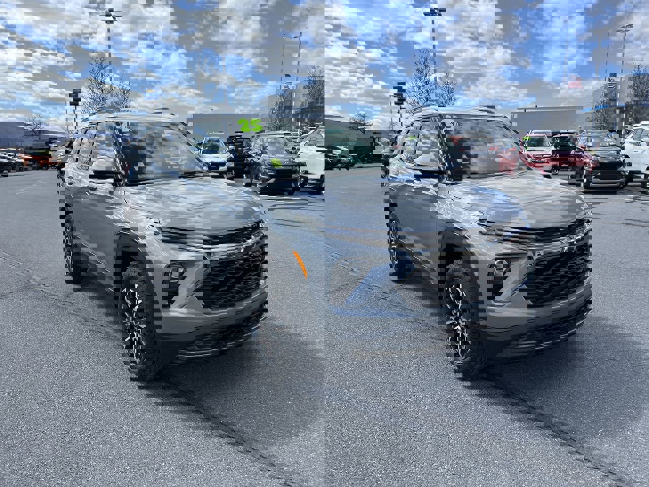 Used 2025 Chevrolet TrailBlazer ACTIV w/ Convenience Package image 1