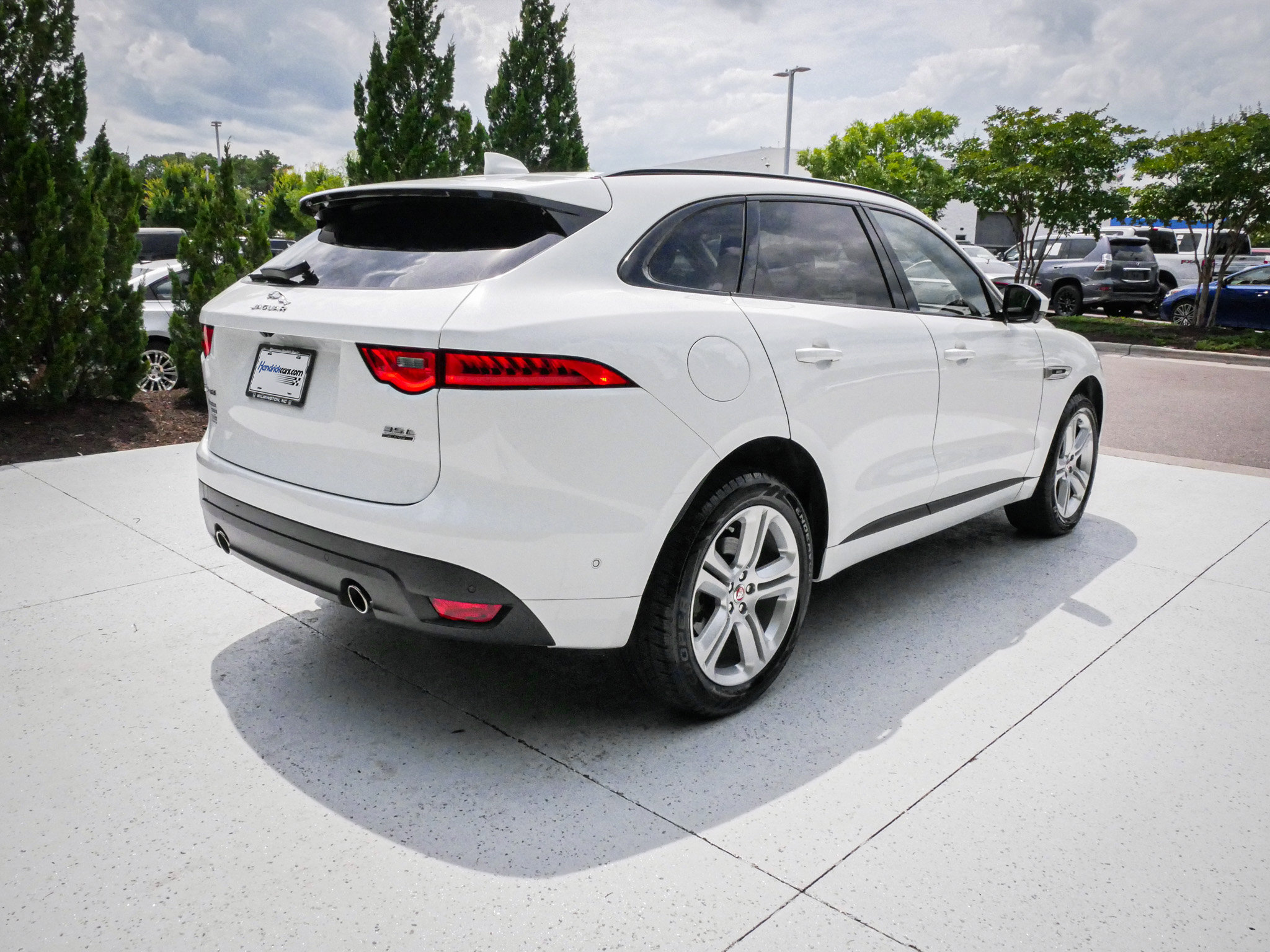 Used 2017 Jaguar F-PACE R-Sport AWD/4WD image 10