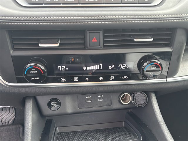 Used 2024 Nissan Rogue SV image 31