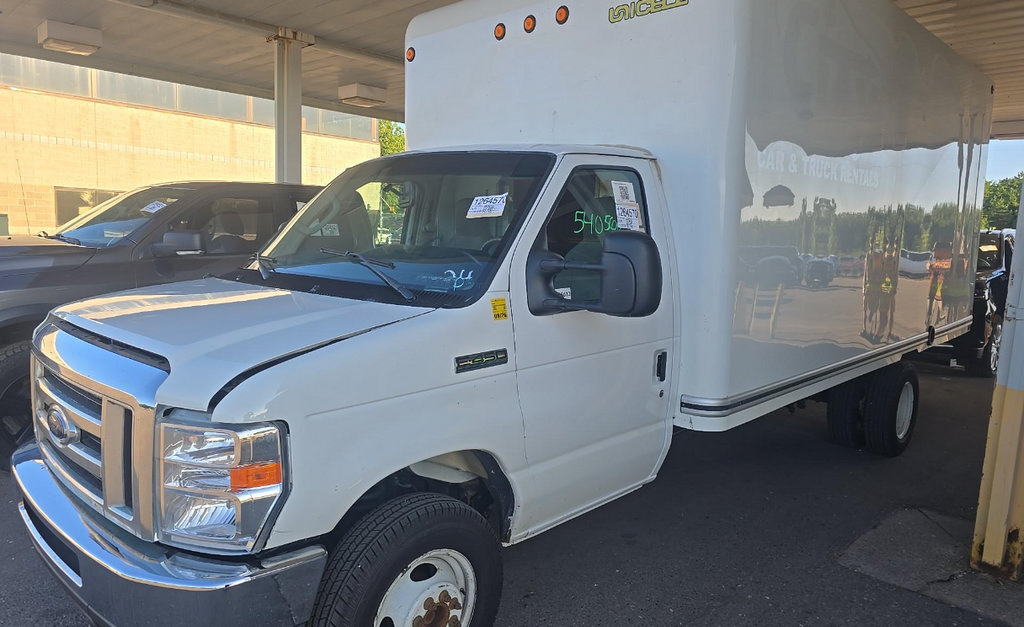 Used 2023 Ford E-450 and Econoline 450 Super Duty RWD image 5