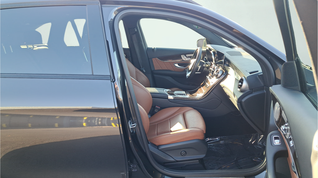 Used 2021 Mercedes-Benz GLC 300 4MATIC image 15