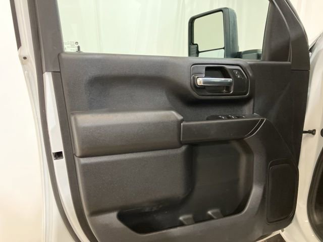 Used 2025 Chevrolet Silverado 3500 W/T image 9