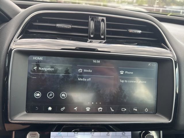 Used 2019 Jaguar XE Prestige image 17