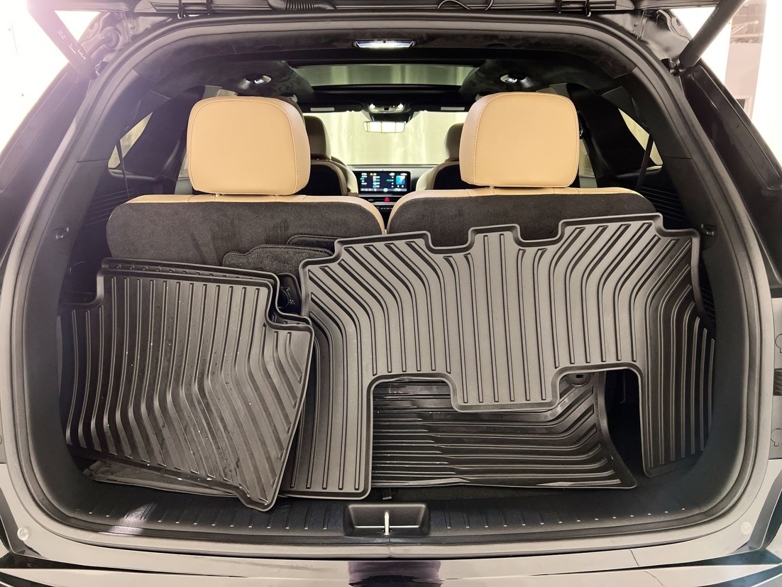 Used 2024 Kia Sorento SX Prestige w/ Olive Brown Leather Package image 28