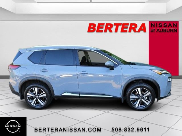 Used 2021 Nissan Rogue SL image 2
