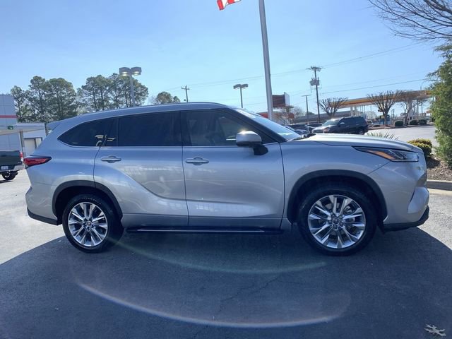Used 2023 Toyota Highlander Limited image 9