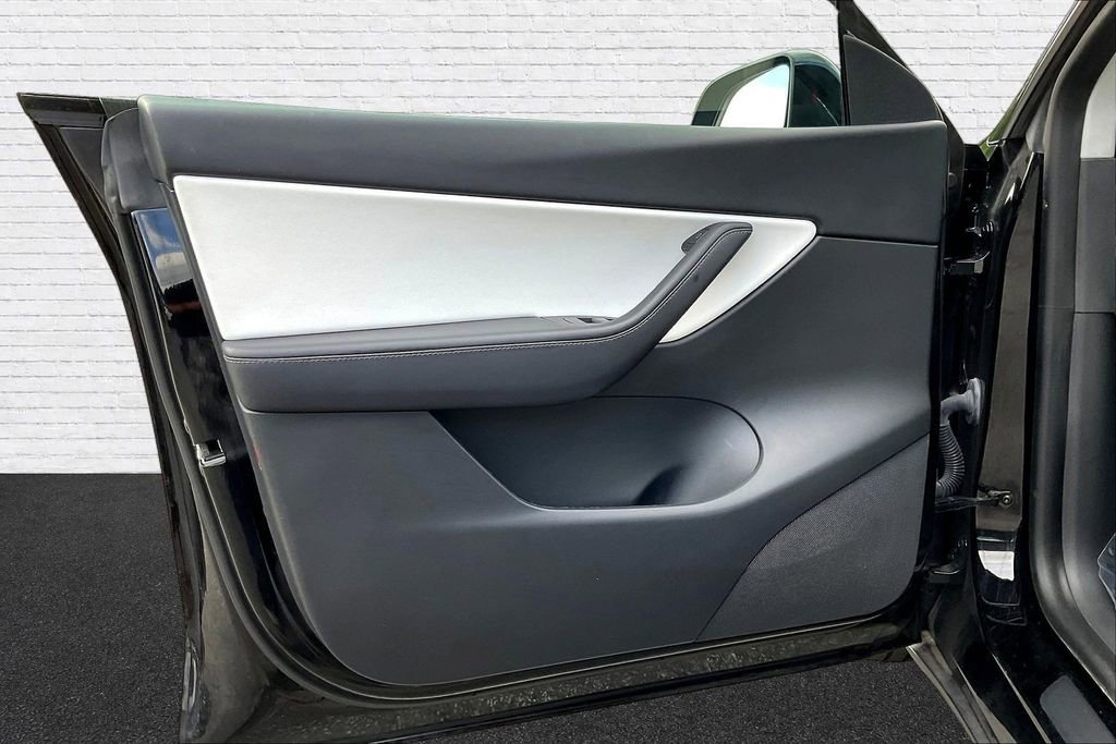 Used 2021 Tesla Model Y 2WD image 18