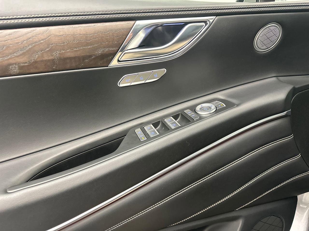 Used 2024 Genesis GV80 3.5T image 36