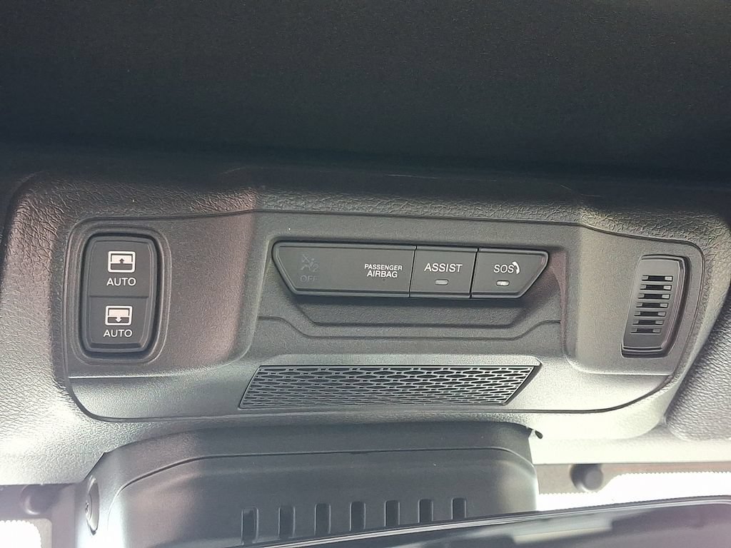 Used 2025 Jeep Wrangler Unlimited Sahara AWD/4WD image 23
