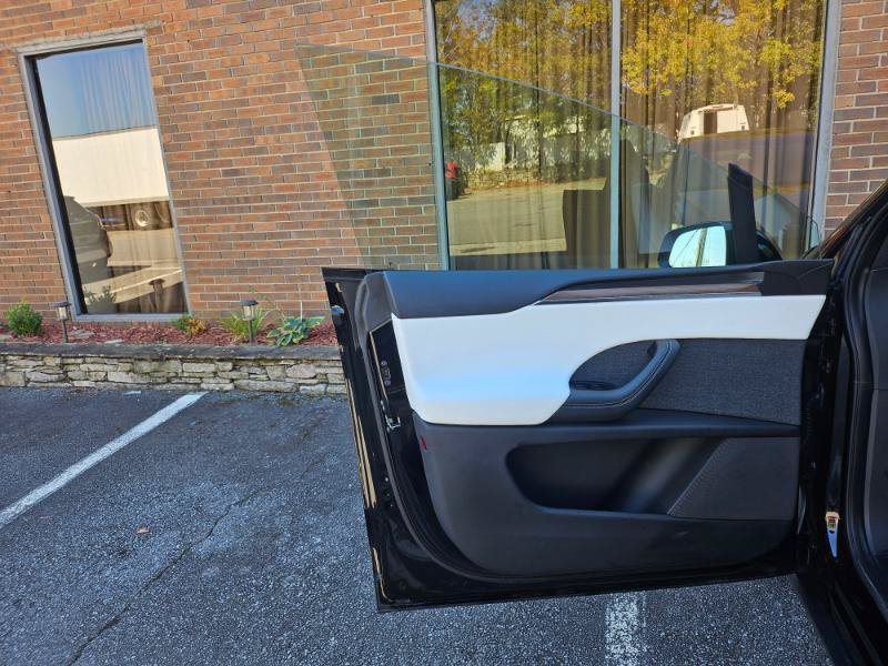 Used 2023 Tesla Model X AWD/4WD image 34