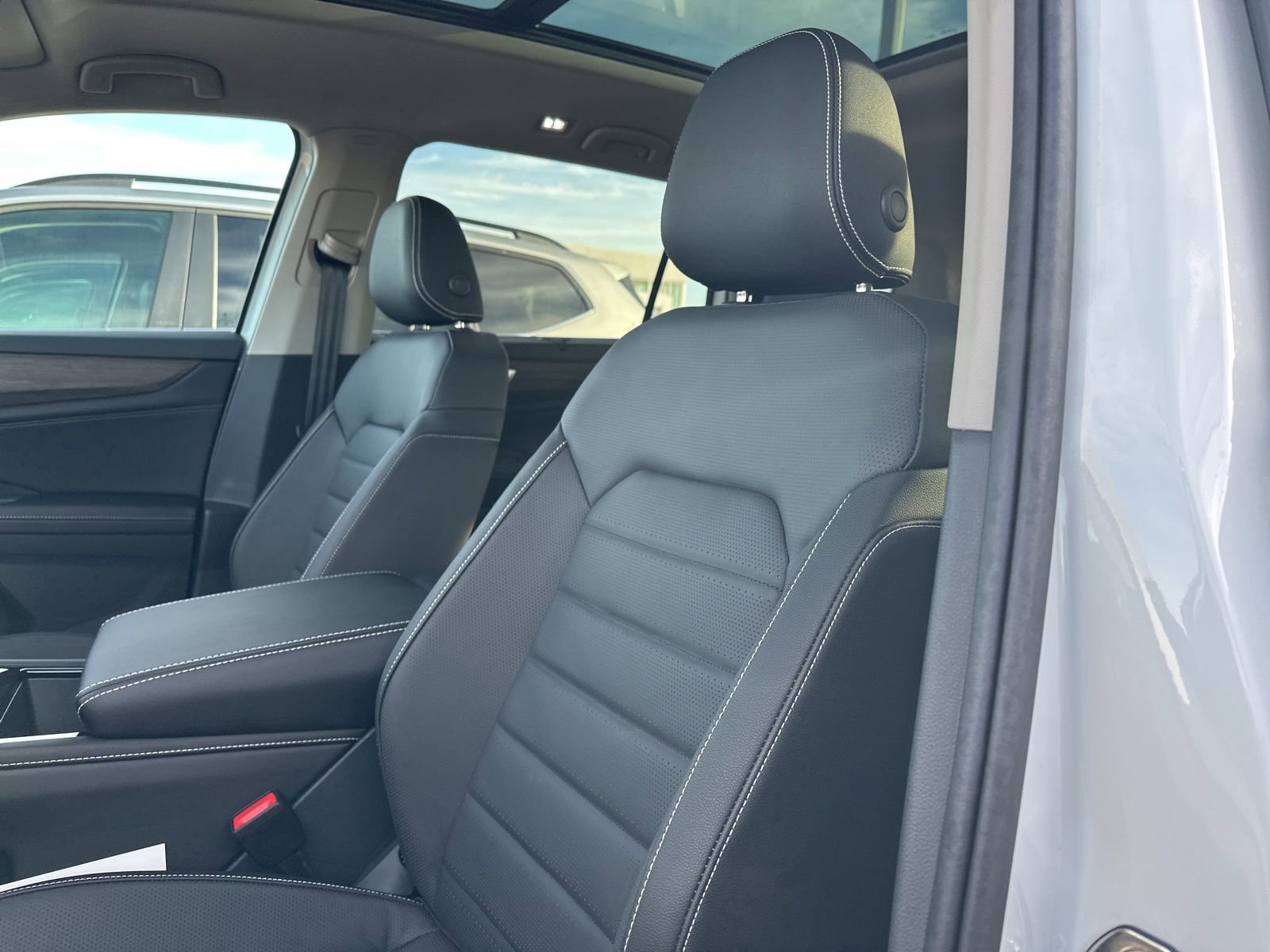 New 2026 Volkswagen Atlas SEL image 10