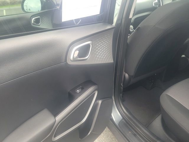 Used 2022 Kia Soul LX w/ Technology Package image 16