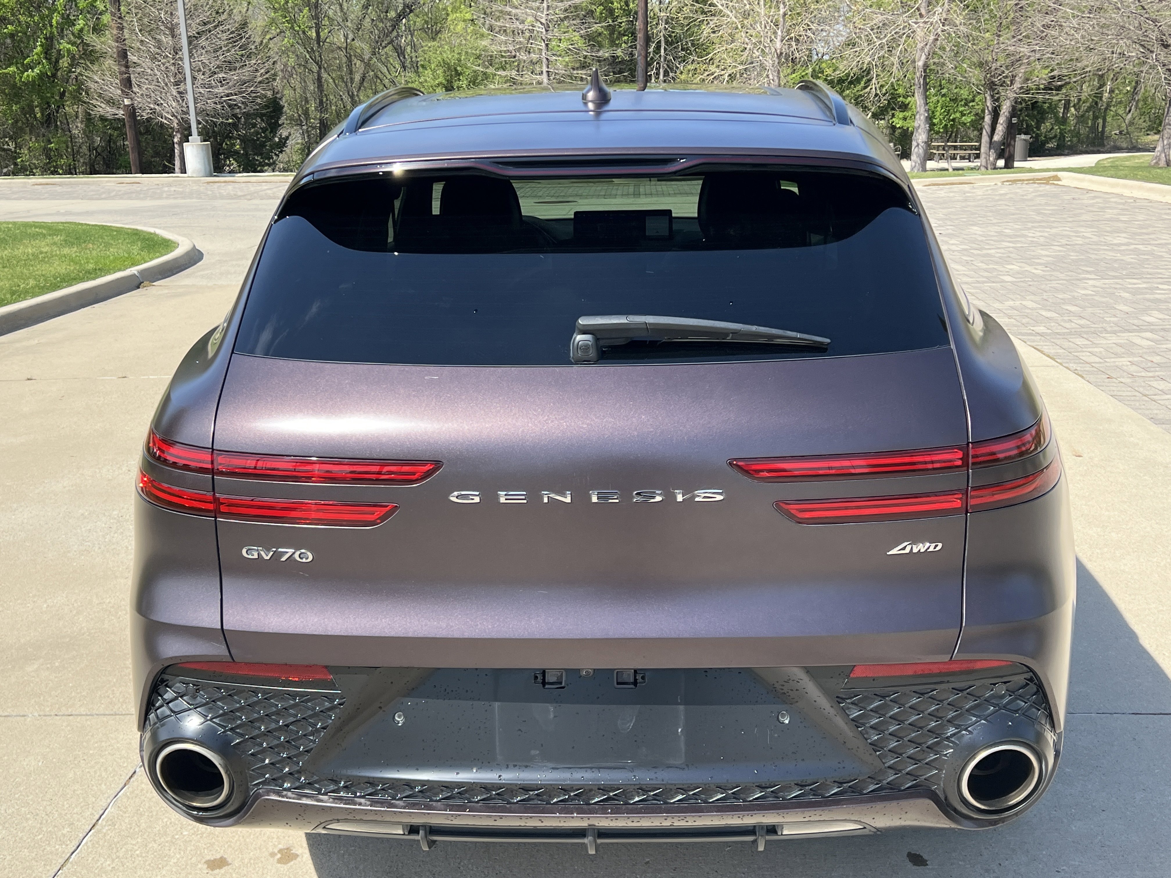 Used 2023 Genesis GV70 2.5T w/ Sport Prestige Package image 9