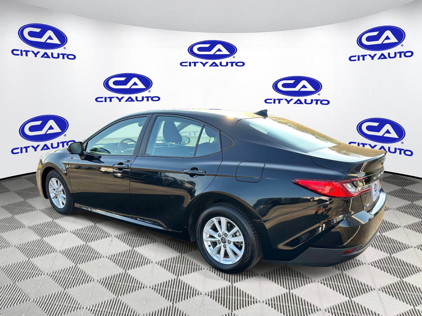 Used 2025 Toyota Camry LE FWD image 6