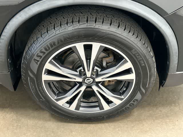 Used 2019 Nissan Rogue SV w/ Premium Package AWD/4WD image 5