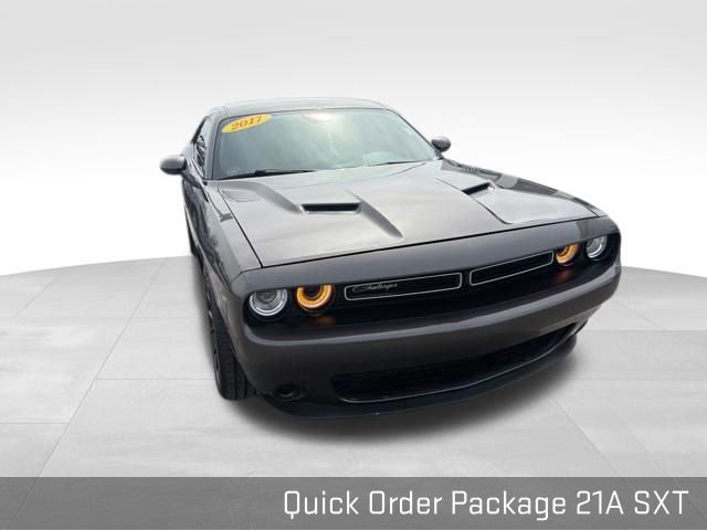 Used 2017 Dodge Challenger SXT image 5