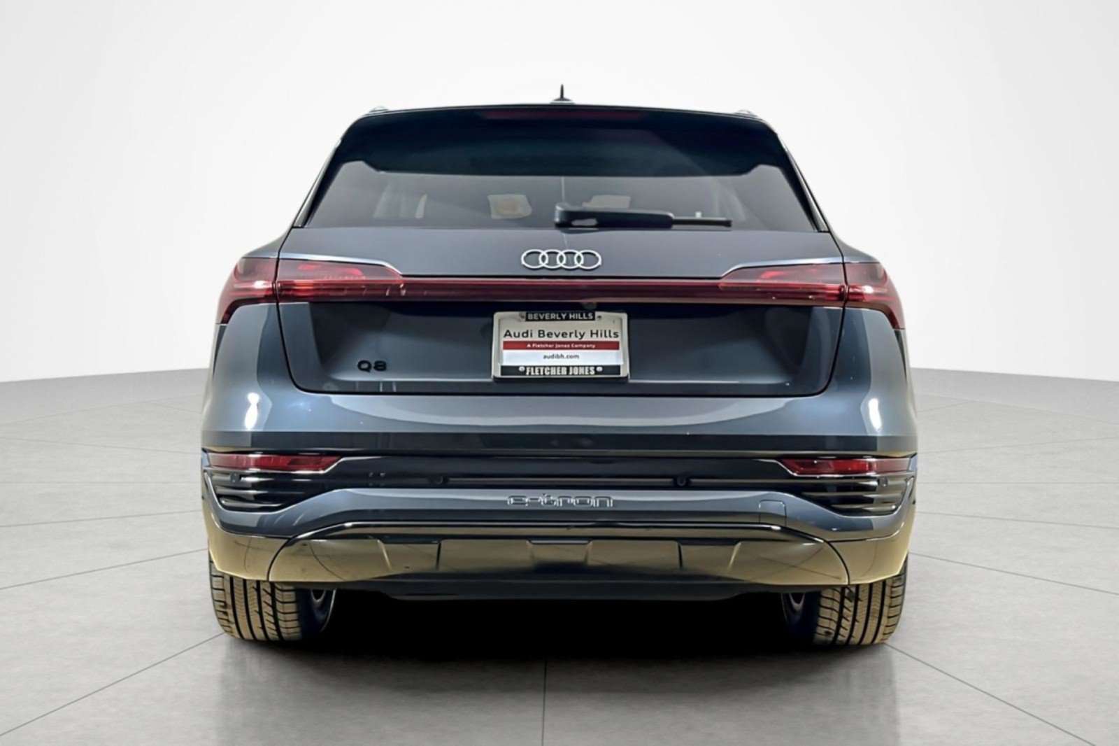 Used 2024 Audi Q8 e-tron Premium Plus w/ Premium Plus Package AWD/4WD image 4