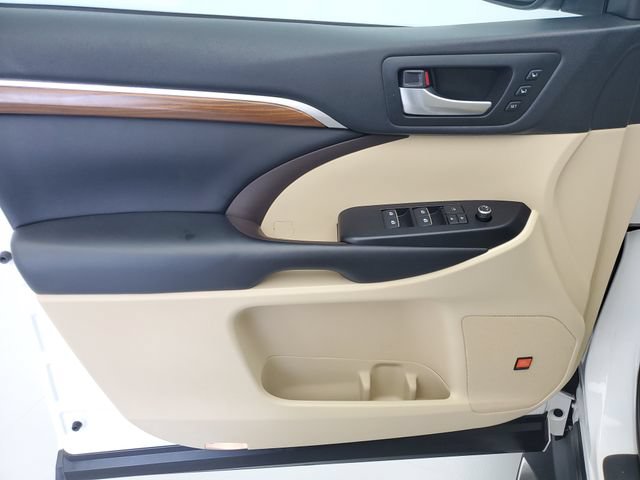 Used 2018 Toyota Highlander Limited FWD image 23