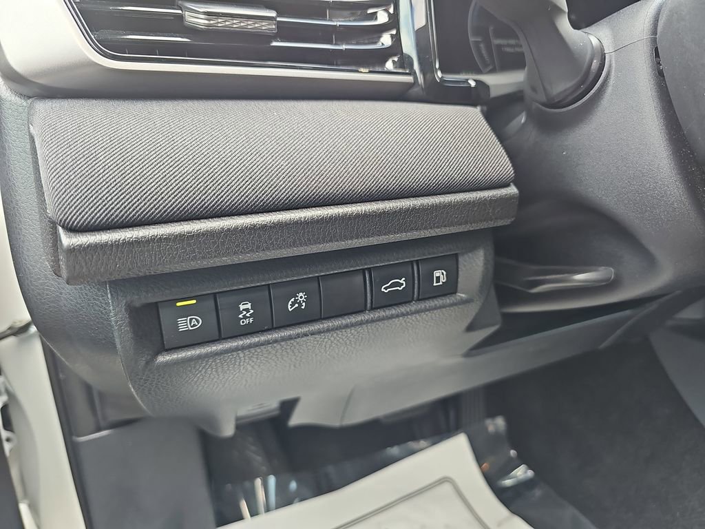 Used 2025 Toyota Camry LE image 17