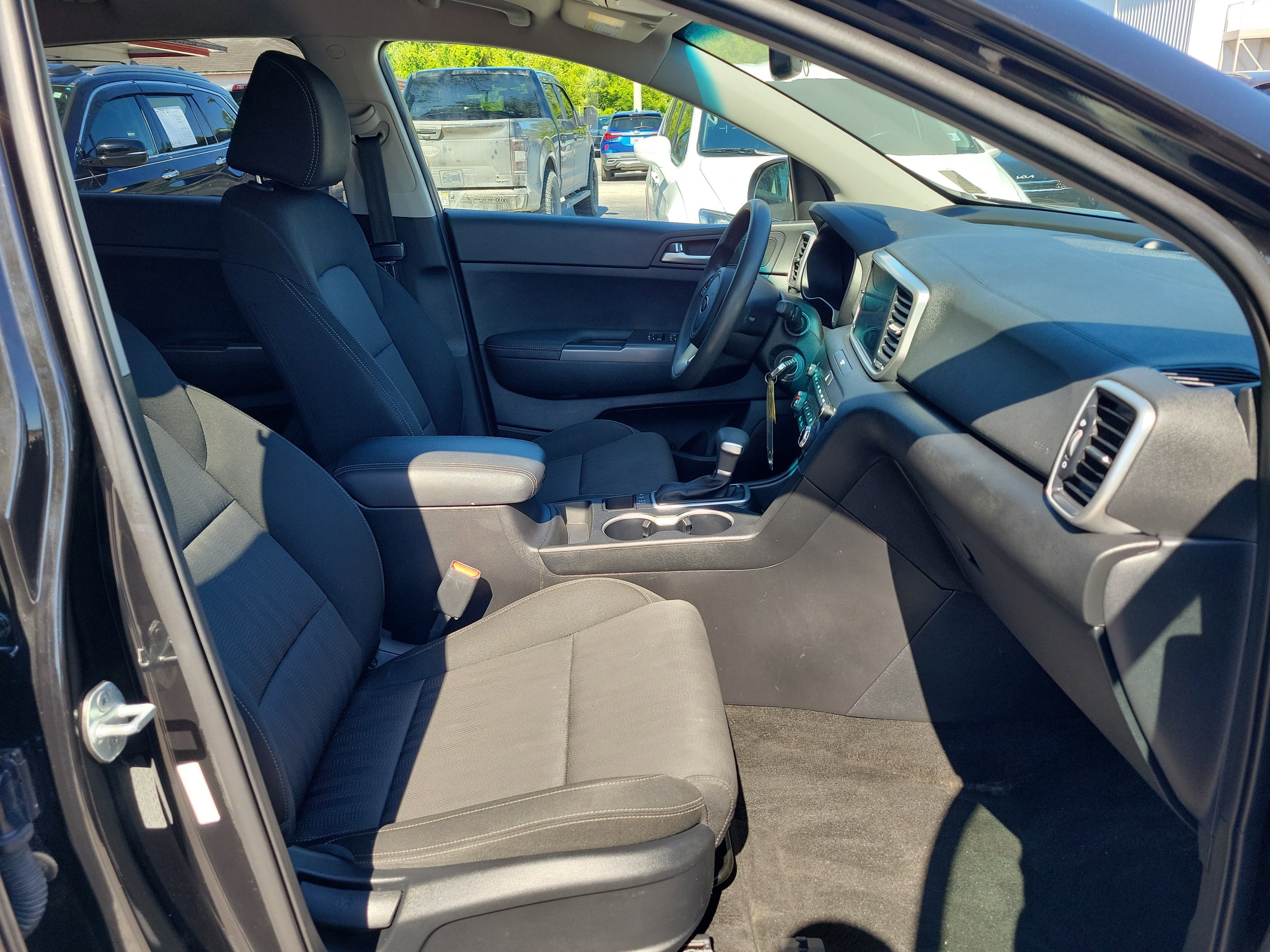 Used 2022 Kia Sportage LX AWD/4WD image 7