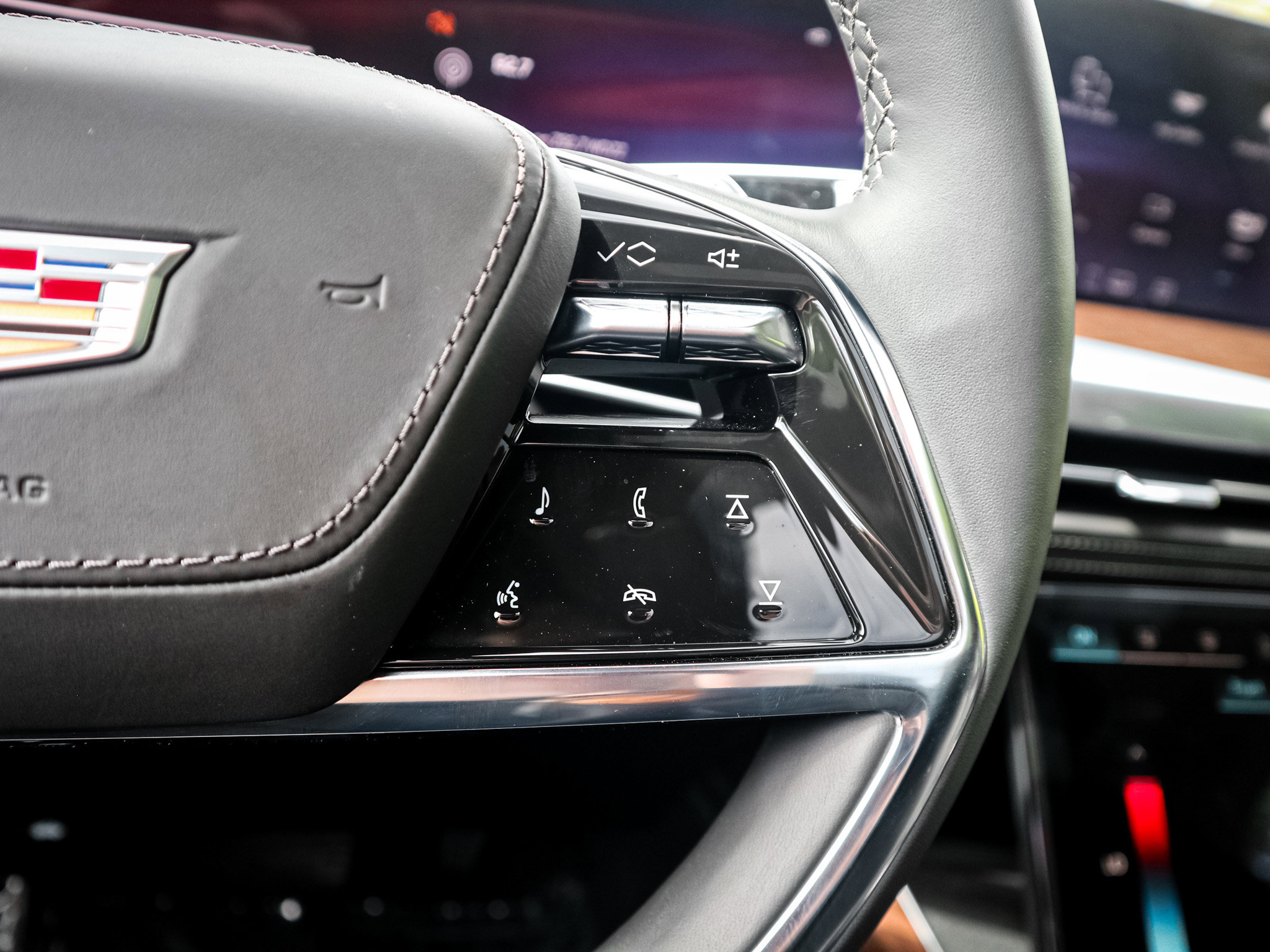 Used 2025 Cadillac Escalade Sport Platinum w/ LPO, ONYX Package image 20