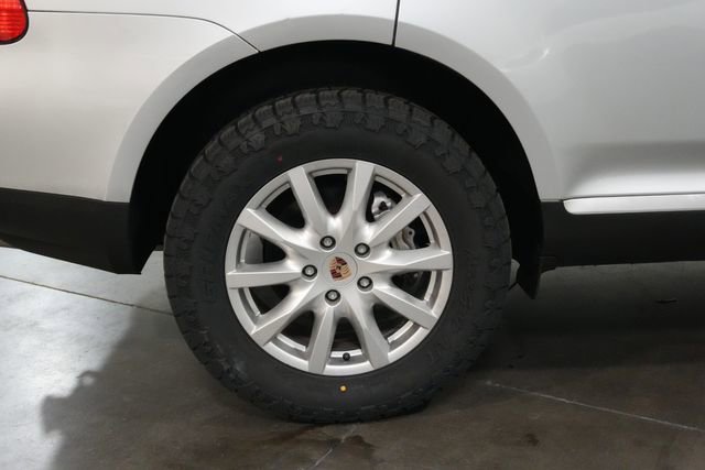 Used 2004 Porsche Cayenne S image 10