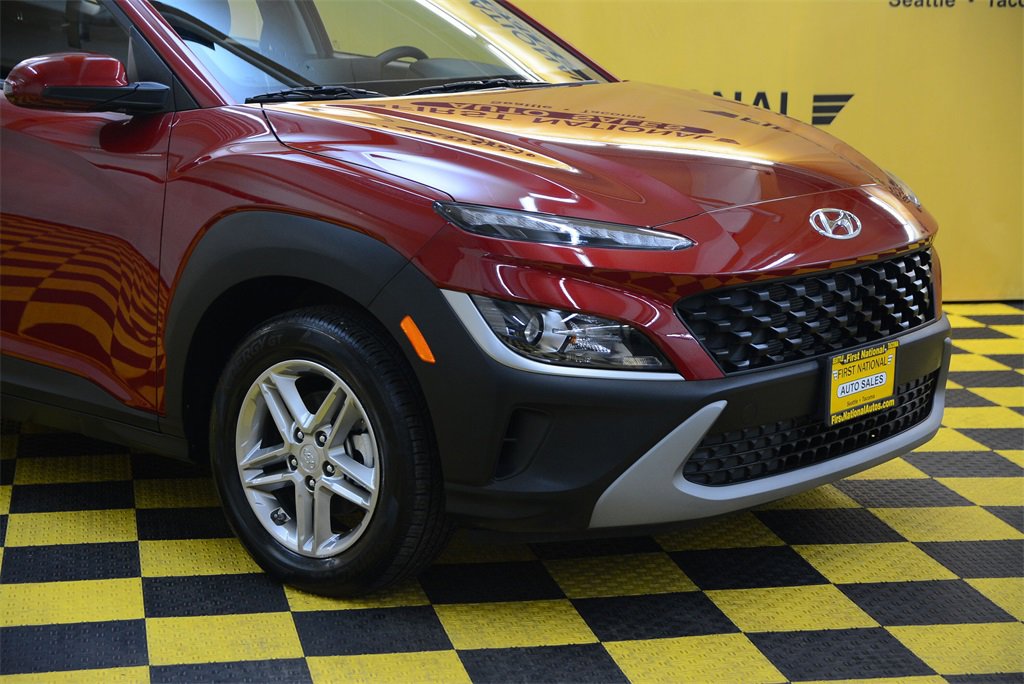 Used 2023 Hyundai Kona SE image 3