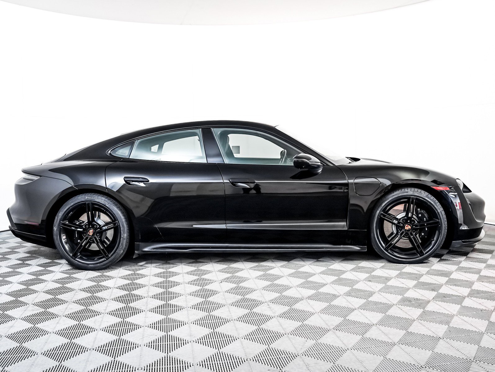 Certified 2021 Porsche Taycan Turbo image 9