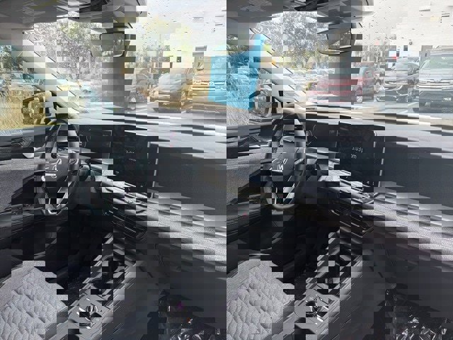 Used 2025 Volkswagen Tiguan S image 18