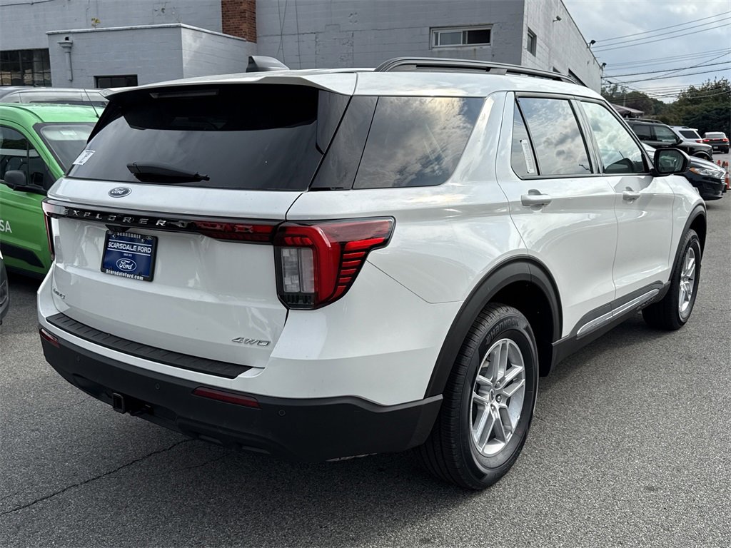New 2025 Ford Explorer Active image 4