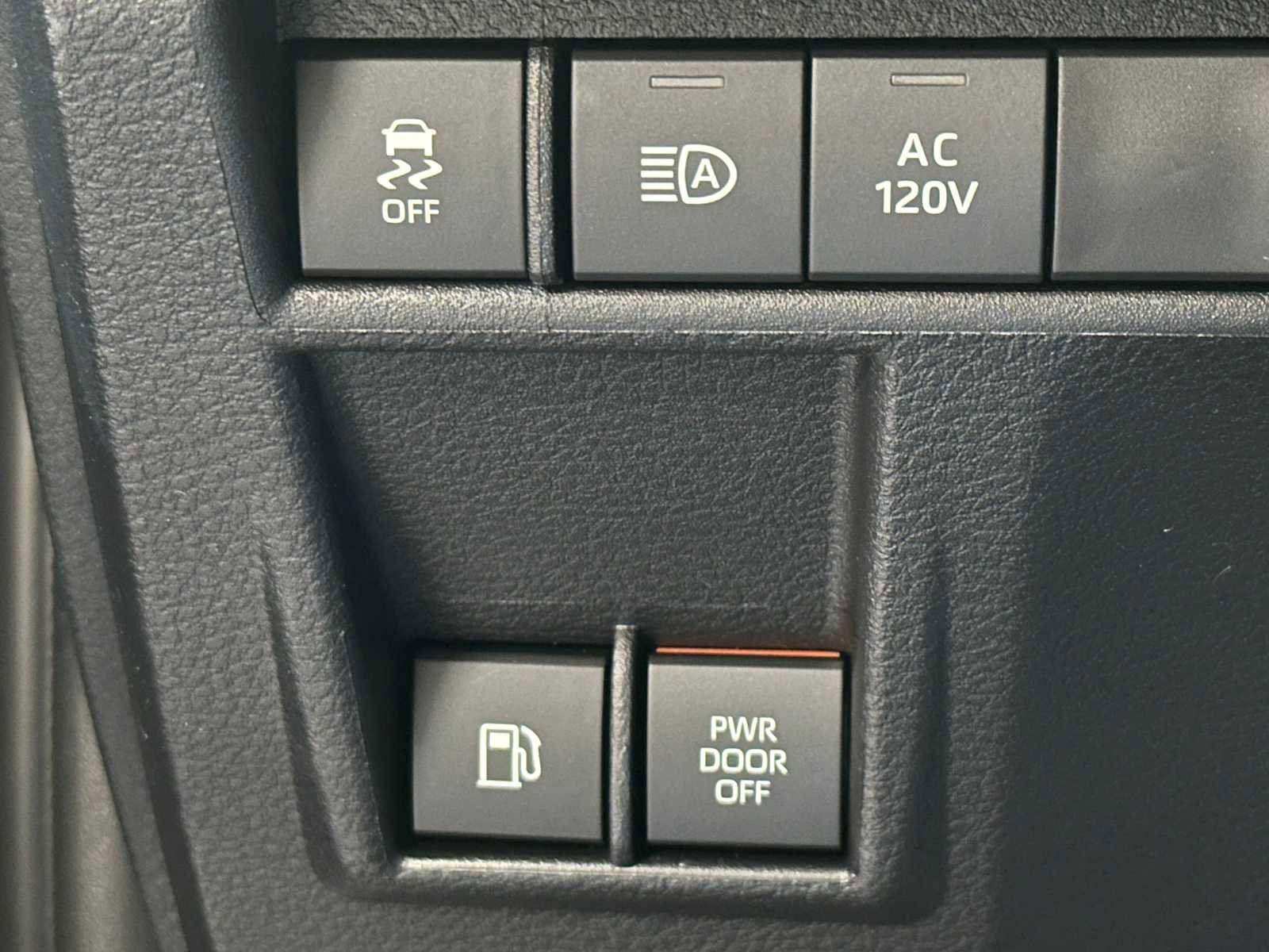 Certified 2026 Toyota Sienna XLE Woodland Edition image 18