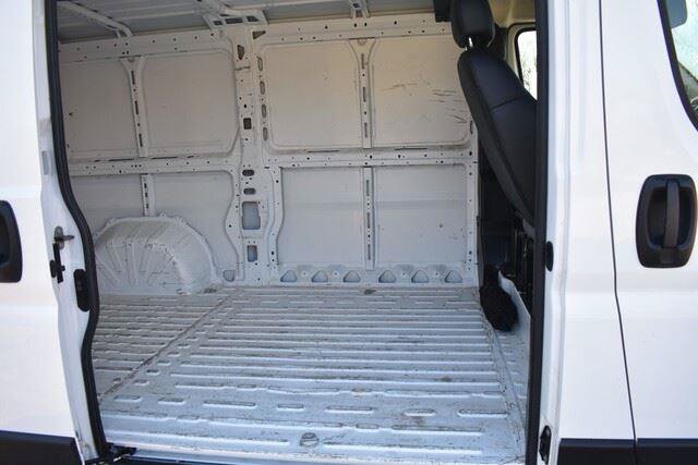 Used 2025 RAM ProMaster 2500 w/ Convenience Group FWD image 16