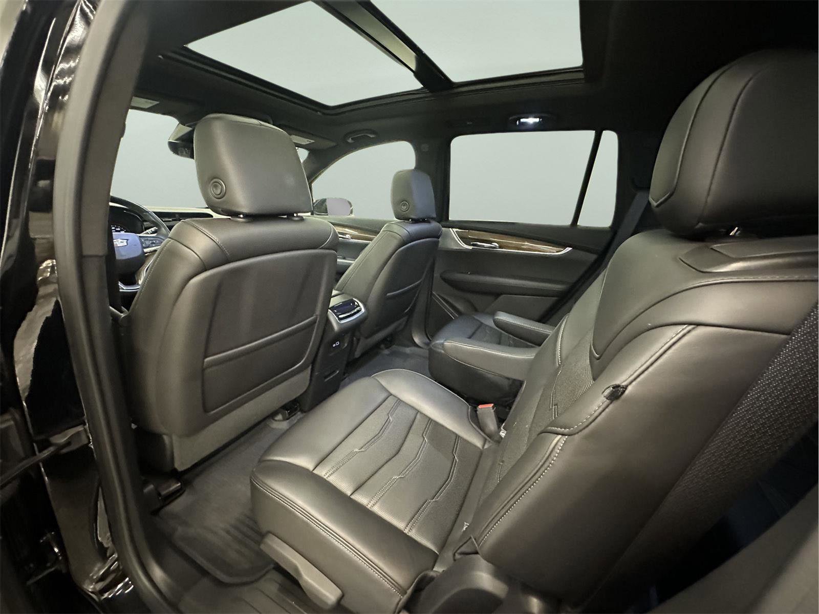 Certified 2020 Cadillac XT6 Premium Luxury w/ Platinum Package image 24