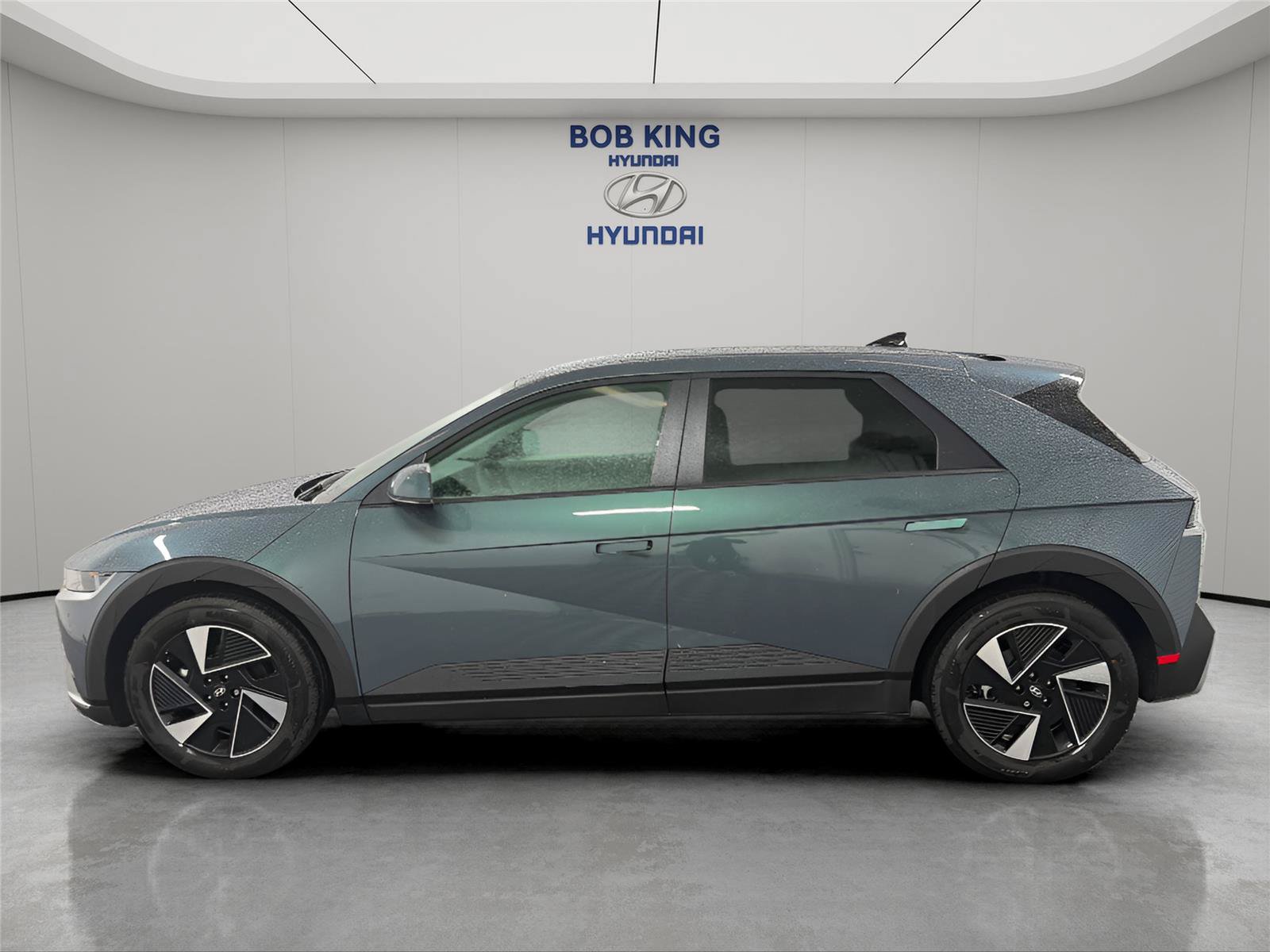 New 2026 Hyundai Ioniq 5 SE AWD/4WD image 2