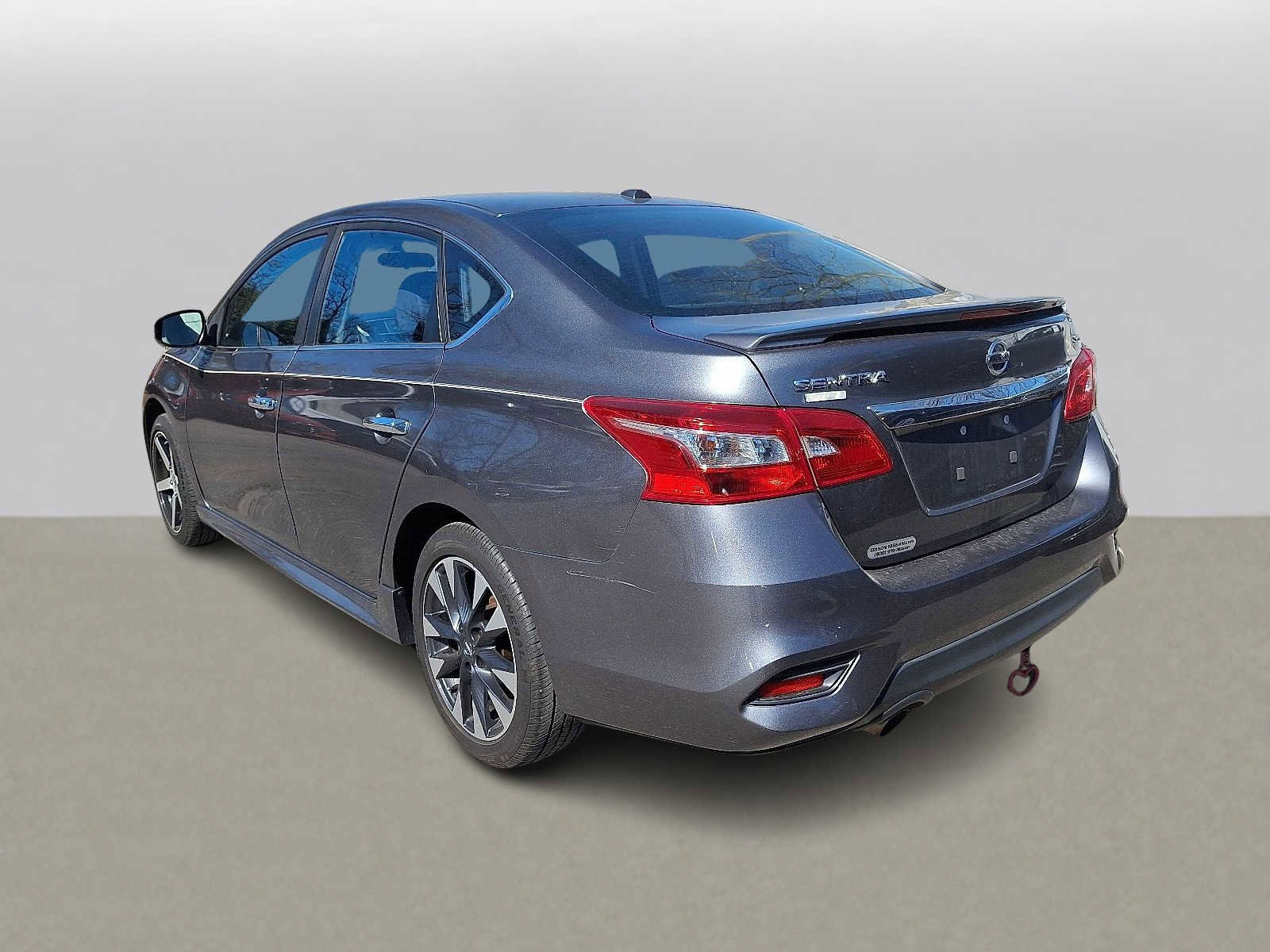 Used 2018 Nissan Sentra SR image 4