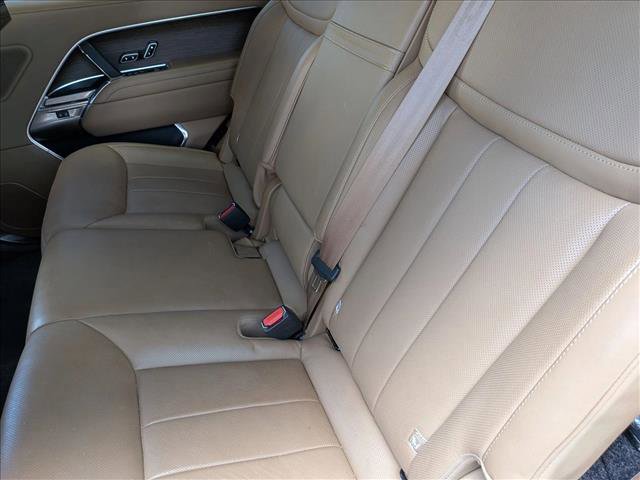 Used 2023 Land Rover Range Rover Long Wheelbase SE image 13