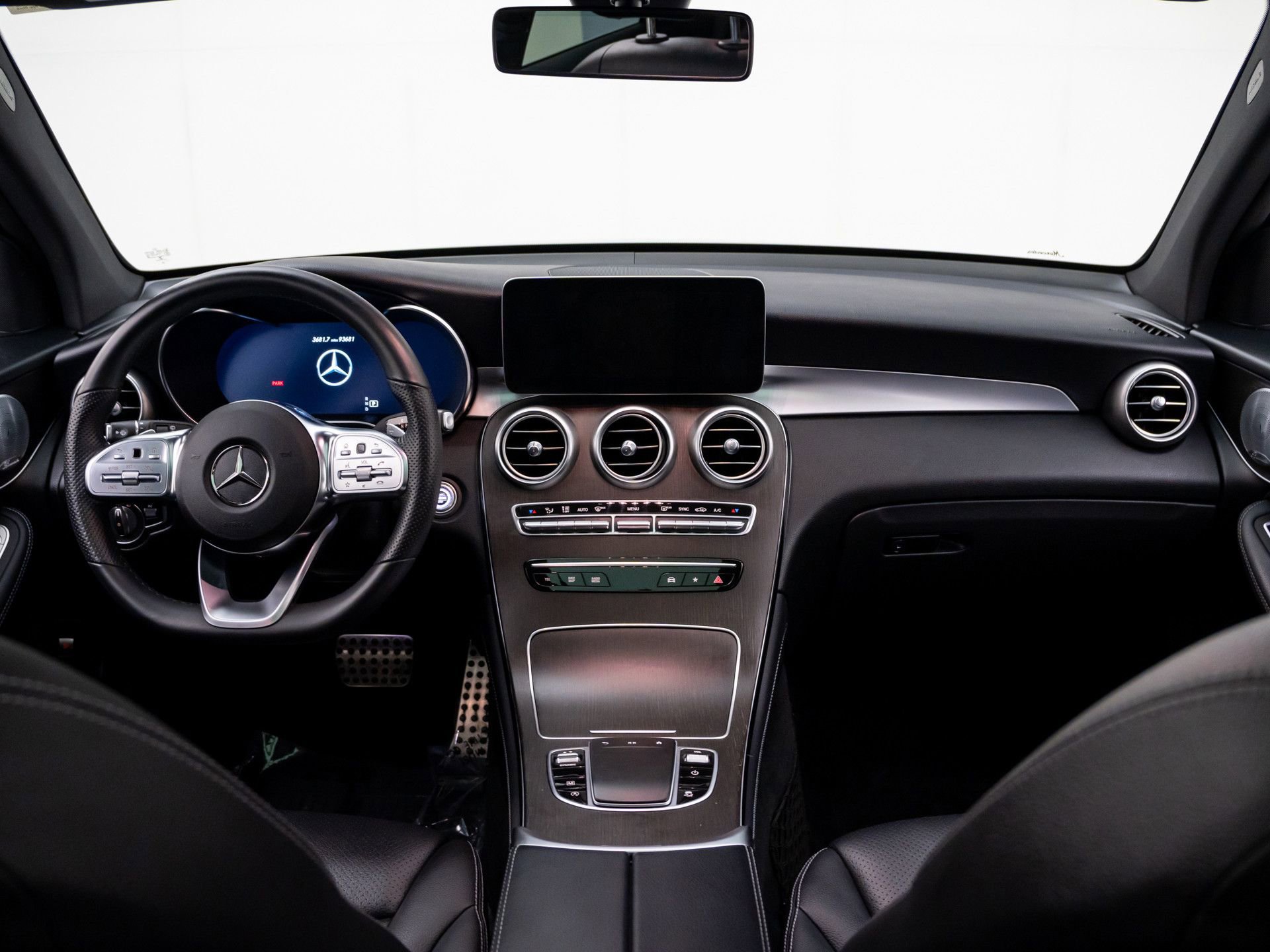 Used 2020 Mercedes-Benz GLC 300 4MATIC image 9