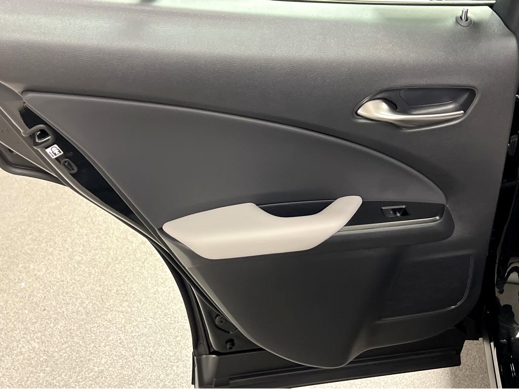 New 2026 Lexus UX 300h AWD image 18