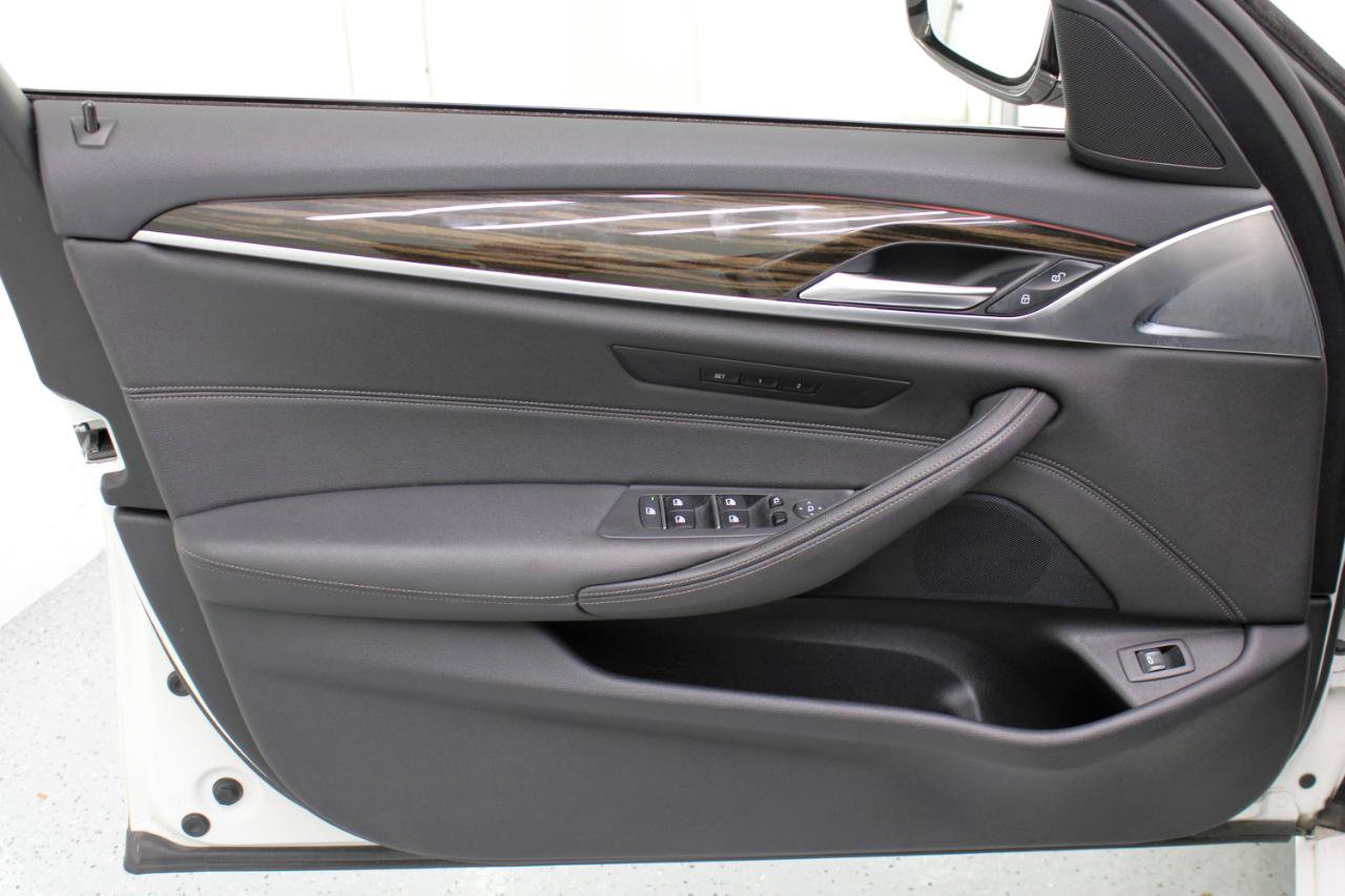 Used 2021 BMW 530i w/ Convenience Package RWD image 36