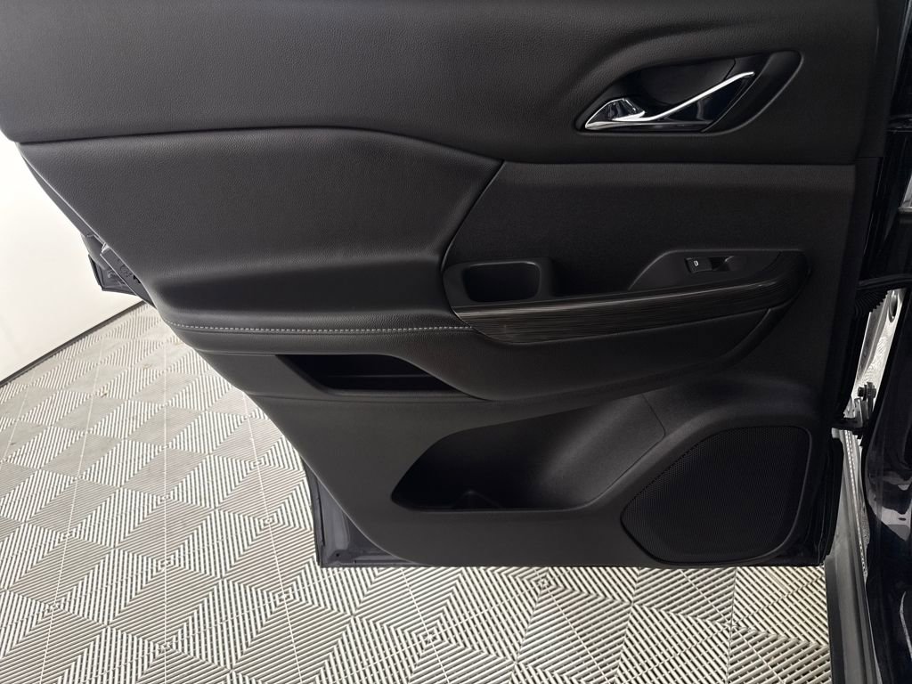 Used 2021 GMC Acadia SLT w/ Technology Package image 12