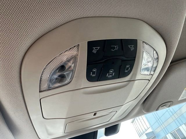 Used 2017 Chrysler Pacifica Touring-L image 31