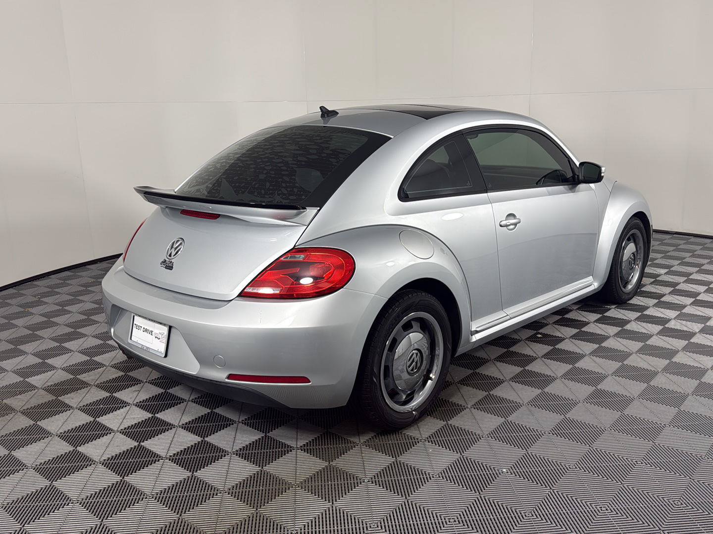 Used 2012 Volkswagen Beetle 2.5 FWD image 3