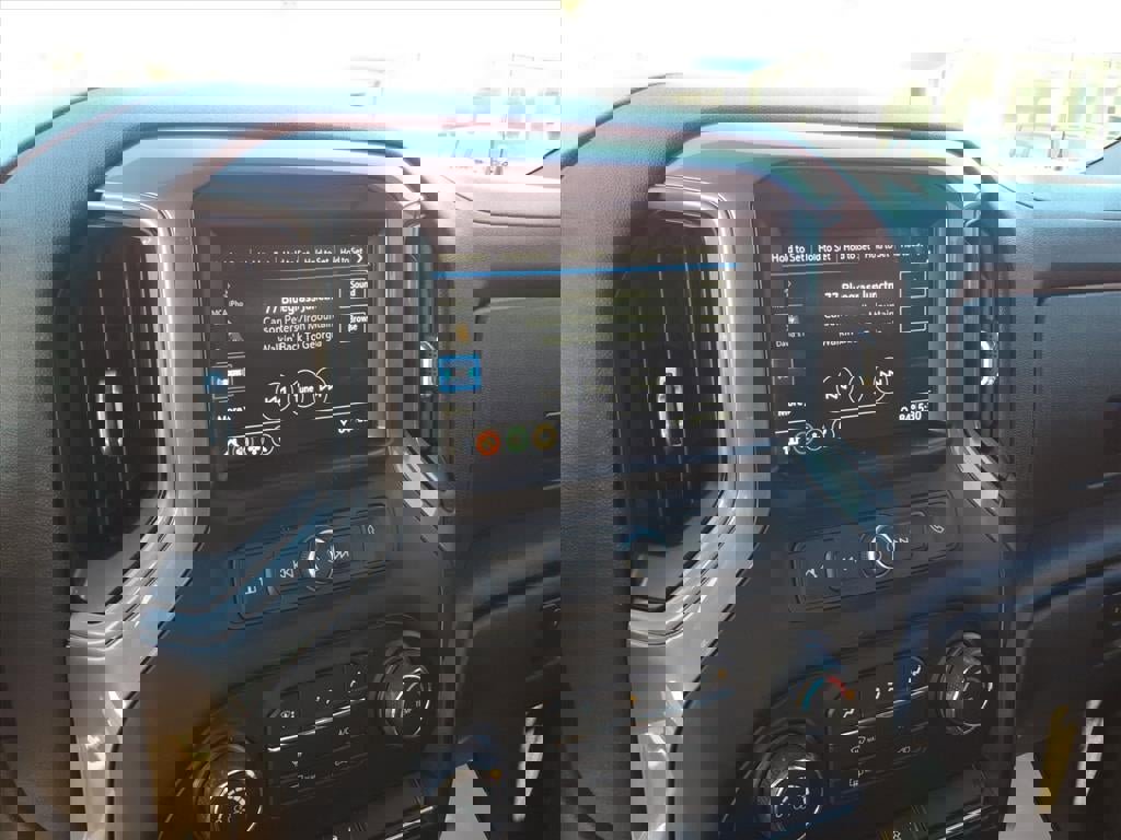 Used 2019 Chevrolet Silverado 1500 Custom Trail Boss w/ Custom Convenience Package AWD/4WD image 18