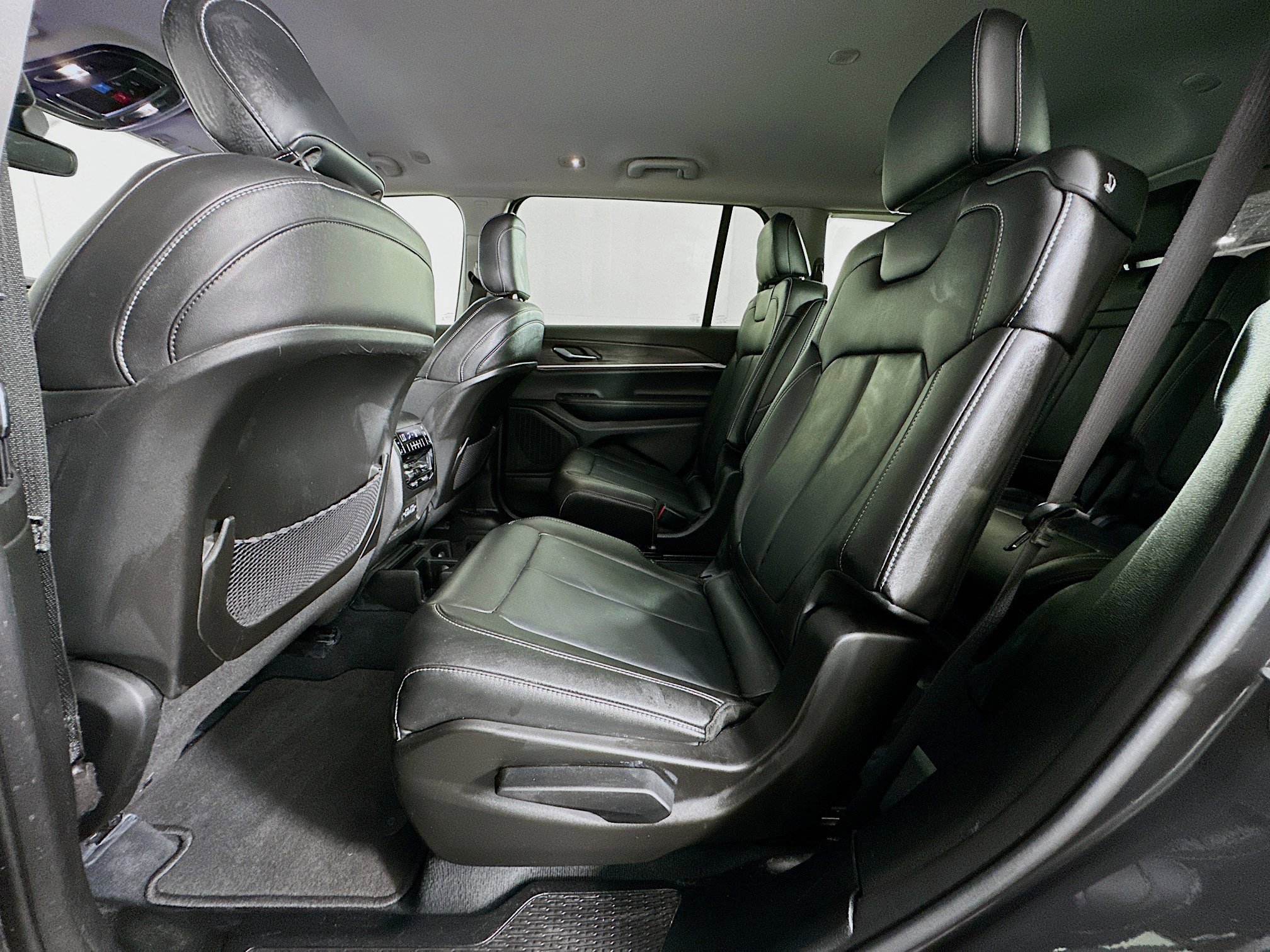 Used 2023 Jeep Grand Cherokee L Limited image 28