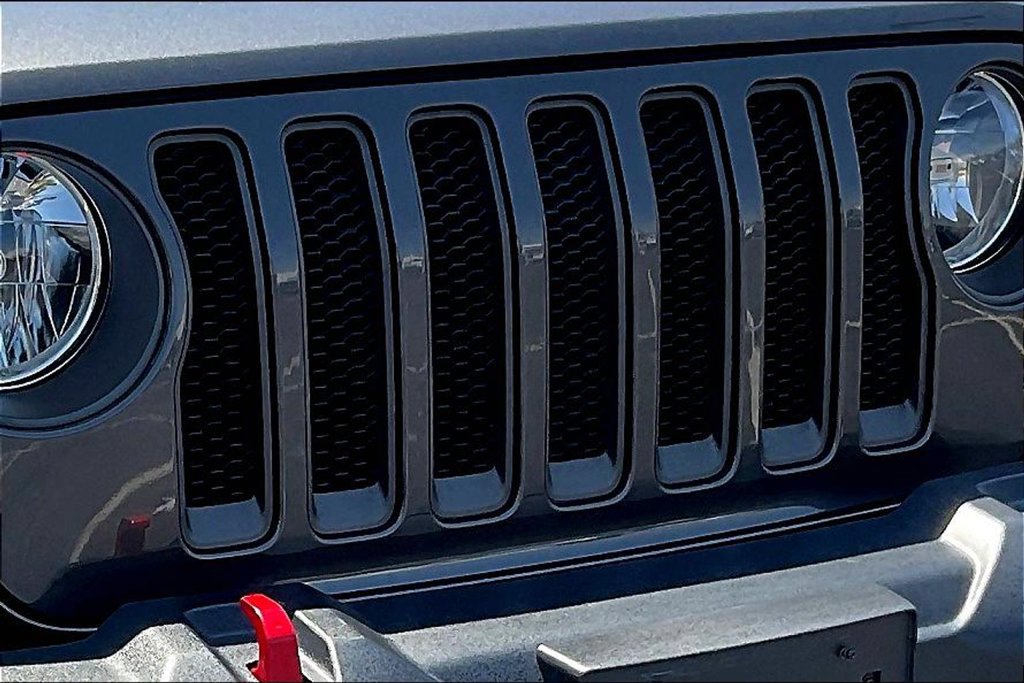 Used 2023 Jeep Wrangler Rubicon w/ Cold Weather Group AWD/4WD image 31