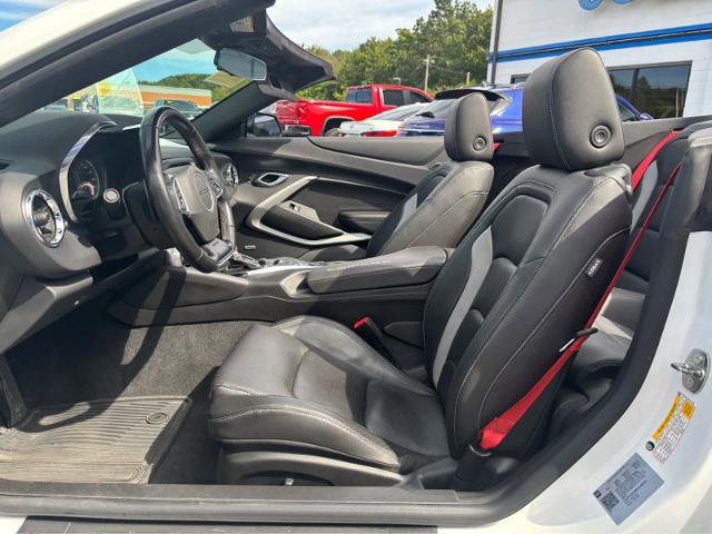 Used 2023 Chevrolet Camaro LT w/ RS Package image 25