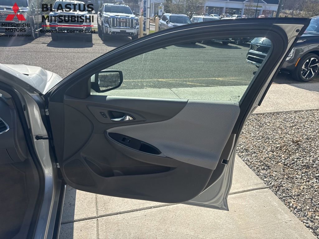 Used 2018 Chevrolet Malibu Hybrid FWD image 36